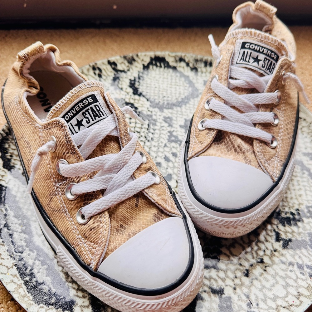 Converse Chuck Taylor All Star Shoreline Snakeskin Slip On Shoes 571139F Tan Sz6